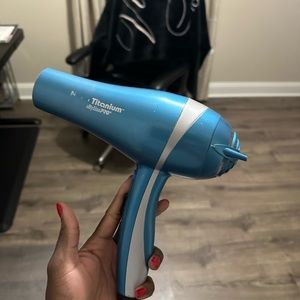 BABYLISS PRO- NANO TITANIUM HAIR BLOW DRYER